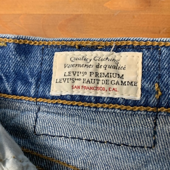 Levi’s Ribcage Straight High Rise Faded Blue Denim Jeans with Button Fly - Picture 15 of 17